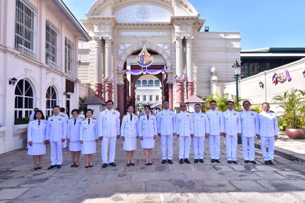 ปลัดกระทรวงยุติธรรม นำคณะผู้บริหารกระทรวงยุติธรรม ลงนามถวายพระพร และถวายแจกันดอกไม้ เนื่องในโอกาสวันเฉลิมพระชนมพรรษาสมเด็จพระนางเจ้า ฯ พระบรมราชินี ๓ มิถุนายน ๒๕๖๖