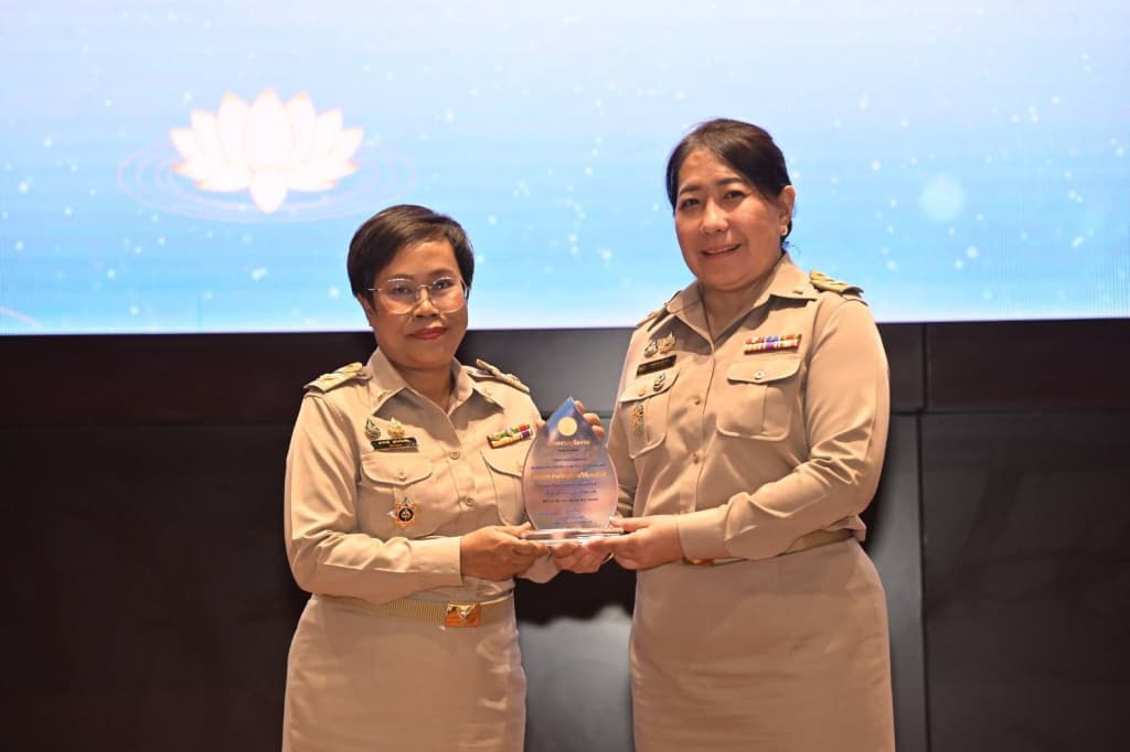 กองพัฒนานวัตกรรมการยุติธรรม รับมอบโล่รางวัลผลงานวิจัยระดับดี การประกวดผลงานวิจัย
