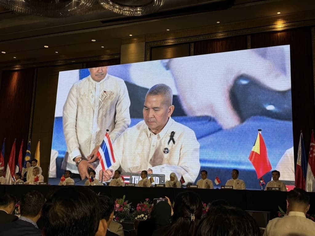 รัฐมนตรีว่าการกระทรวงยุติธรรมร่วมลงนามสนธิสัญญาอาเซียนว่าด้วยการส่งผู้ร้ายข้ามแดน