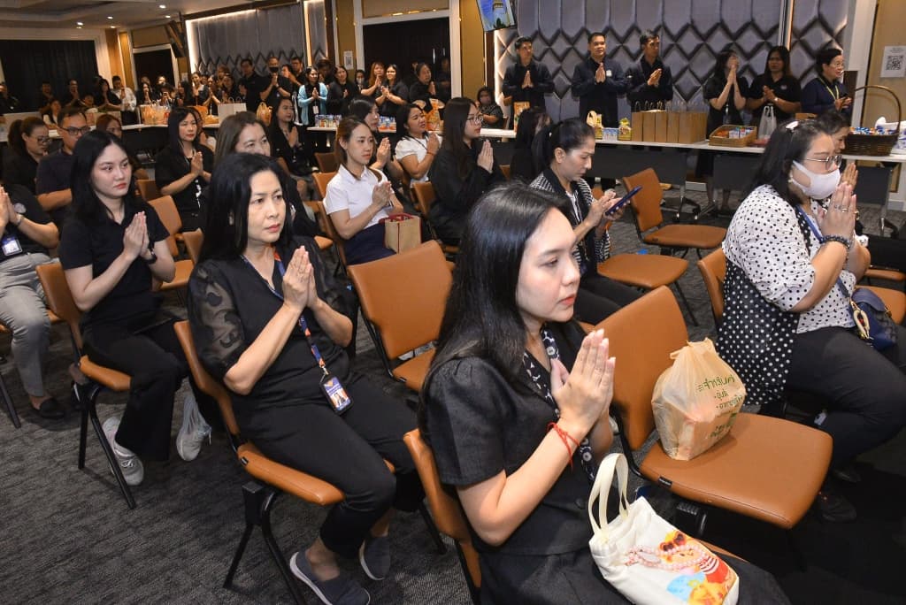 กิจกรรมทำบุญตักบาตร เนื่องในเทศกาลวันสงกรานต์